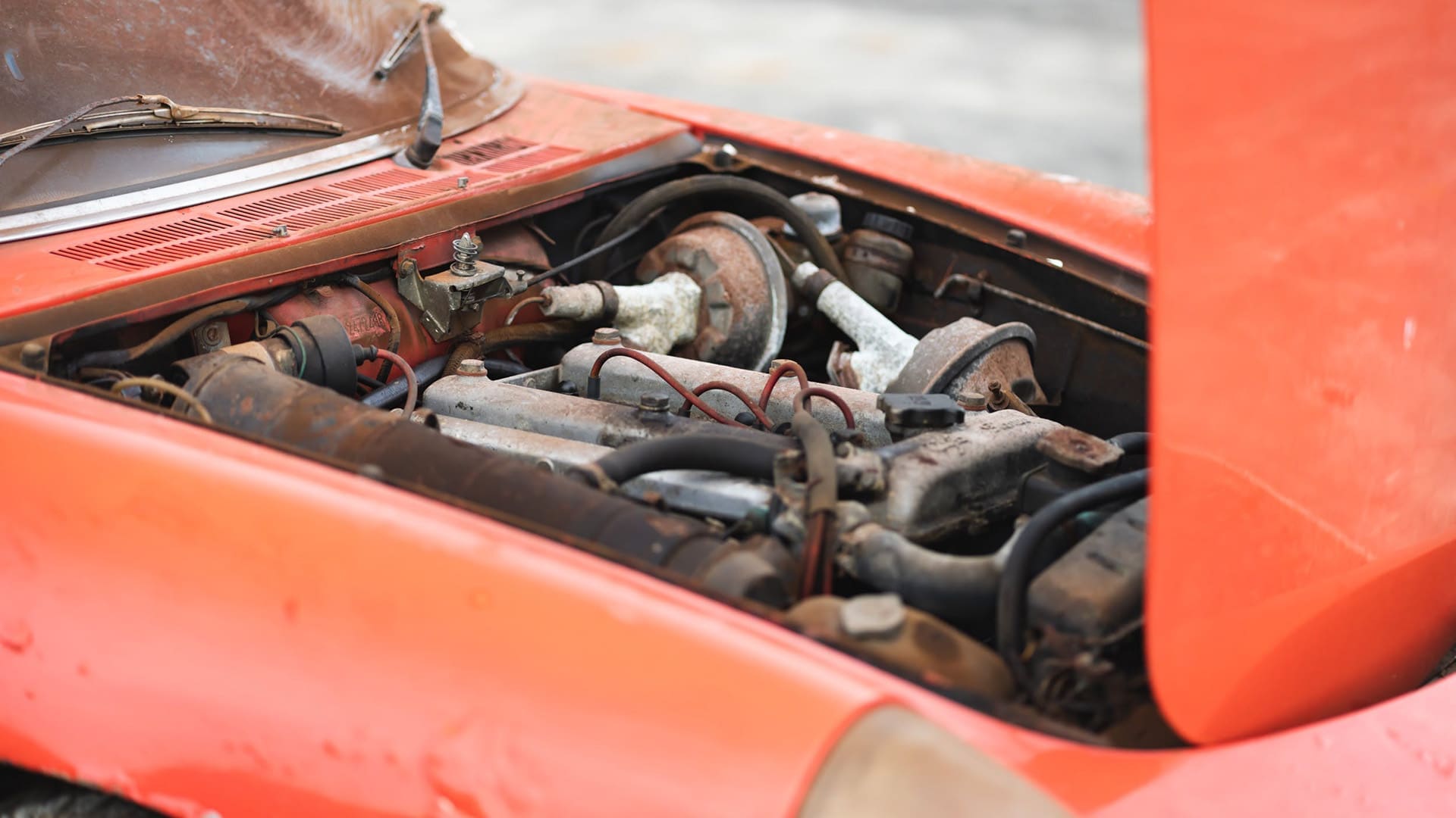 Alfa Romeo 2000 Spider Veloce engine