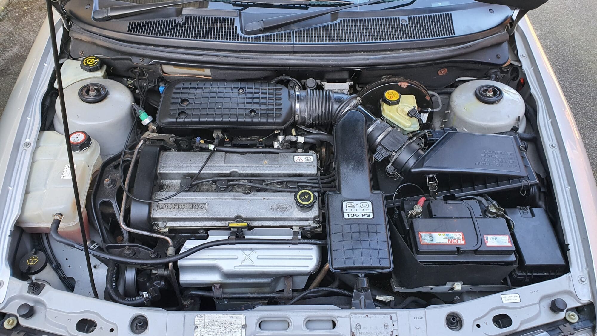 Ford Mondeo Si engine